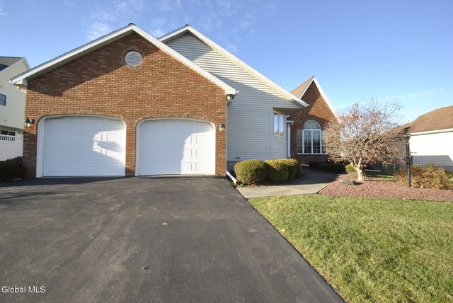 19 Dogwood Lane, Colonie, NY 12211