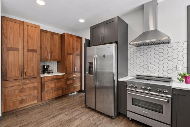 9125 Abbywood Road, Chaska, MN 55318