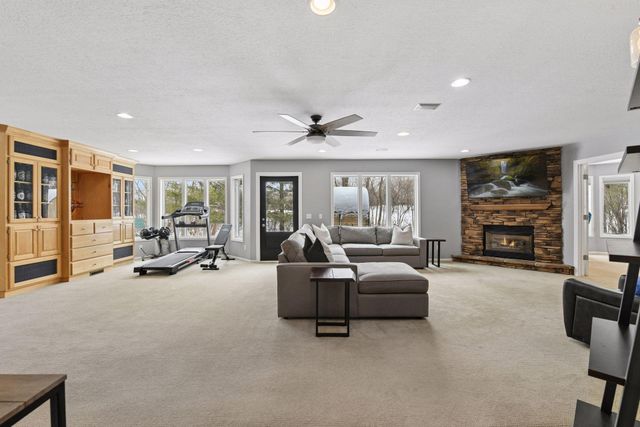 9125 Abbywood Road, Chaska, MN 55318