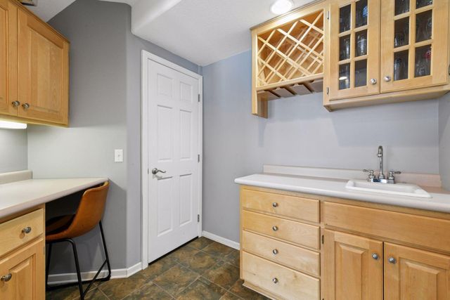 9125 Abbywood Road, Chaska, MN 55318