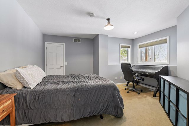 9125 Abbywood Road, Chaska, MN 55318