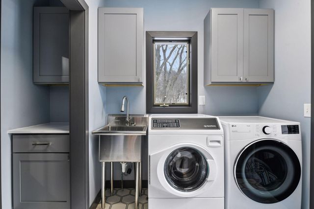 9125 Abbywood Road, Chaska, MN 55318