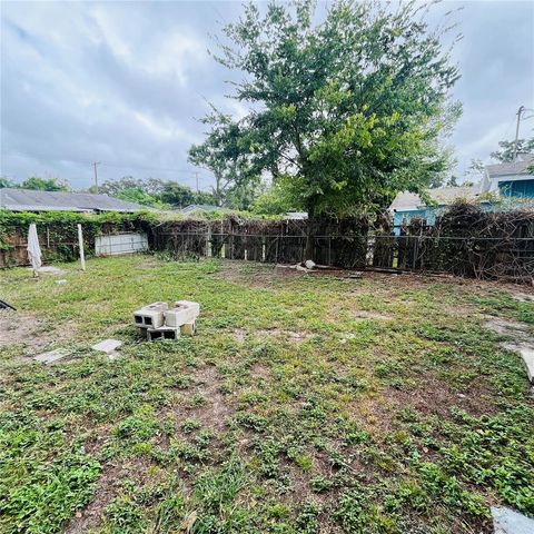 920 E SENECA AVENUE, Tampa, FL 33612