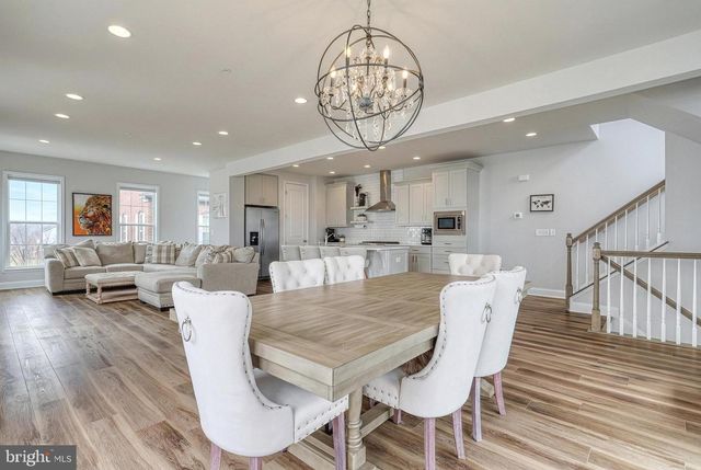 1340 STATION HOUSE LN, Mechanicsburg, PA 17055