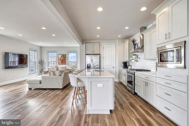 1340 STATION HOUSE LN, Mechanicsburg, PA 17055