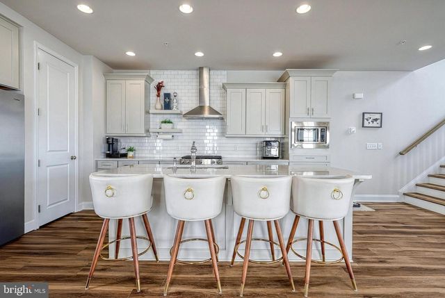 1340 STATION HOUSE LN, Mechanicsburg, PA 17055