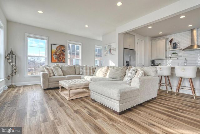 1340 STATION HOUSE LN, Mechanicsburg, PA 17055