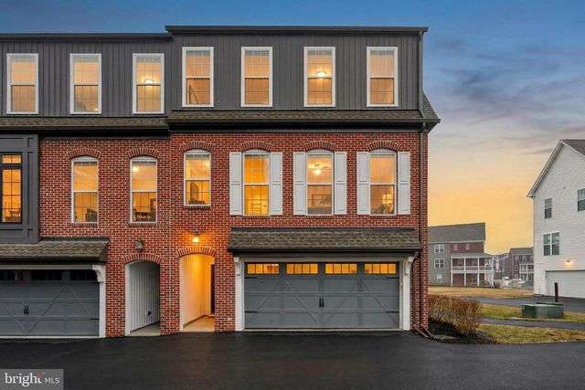 1340 STATION HOUSE LN, Mechanicsburg, PA 17055