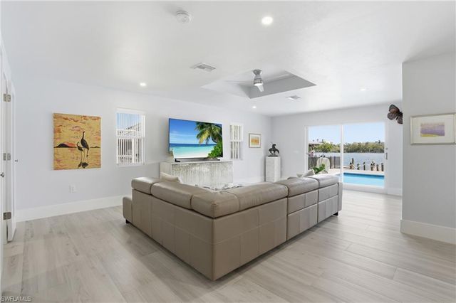 8009 Lagoon RD, Fort Myers Beach, FL 33931