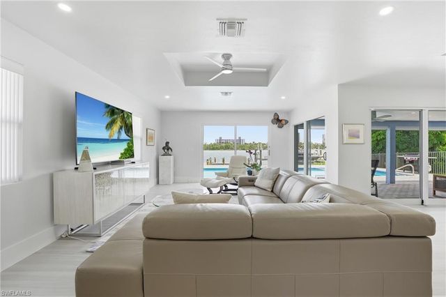 8009 Lagoon RD, Fort Myers Beach, FL 33931