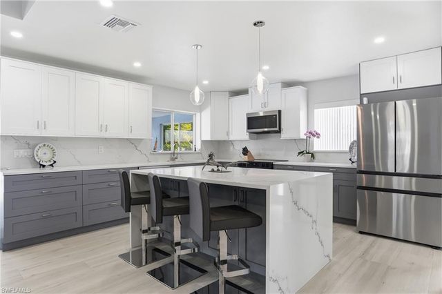 8009 Lagoon RD, Fort Myers Beach, FL 33931