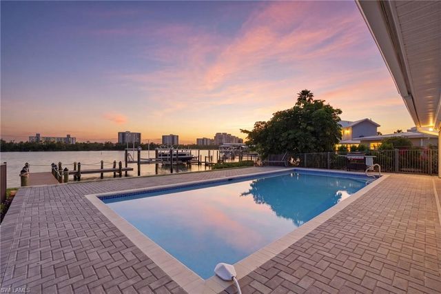 8009 Lagoon RD, Fort Myers Beach, FL 33931