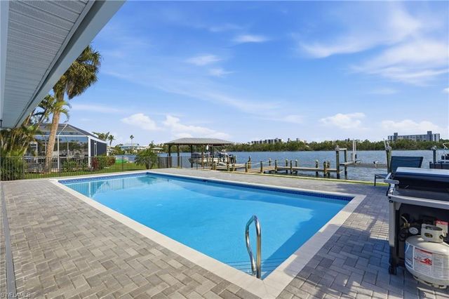 8009 Lagoon RD, Fort Myers Beach, FL 33931