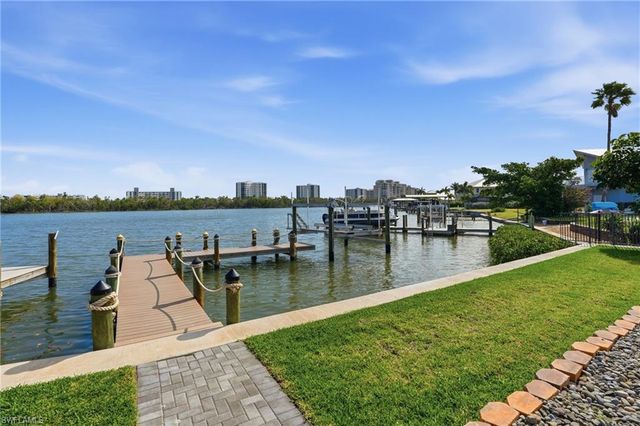 8009 Lagoon RD, Fort Myers Beach, FL 33931