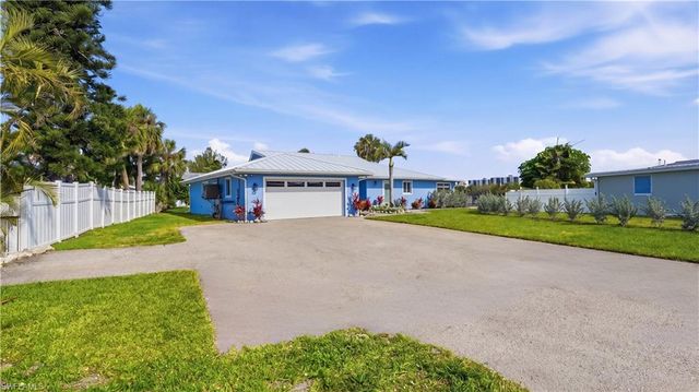 8009 Lagoon RD, Fort Myers Beach, FL 33931
