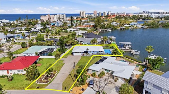 8009 Lagoon RD, Fort Myers Beach, FL 33931