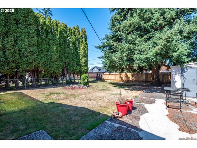 2848 DOVER St, Longview, WA 98632