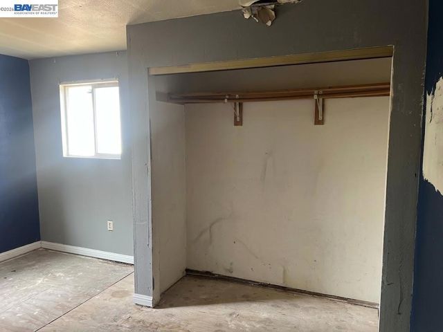 6225 Tevis St, Oakland, CA 94621
