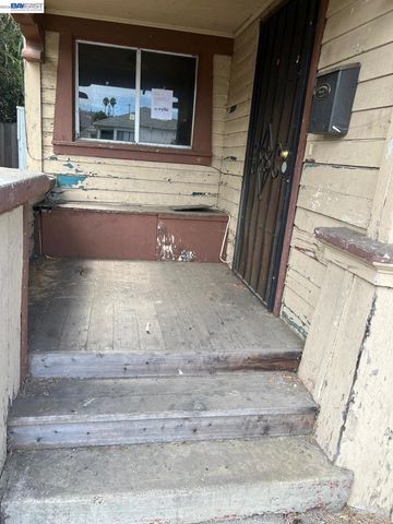 6225 Tevis St, Oakland, CA 94621