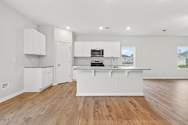 453 Hallingsfield Way, Zebulon, NC 27597