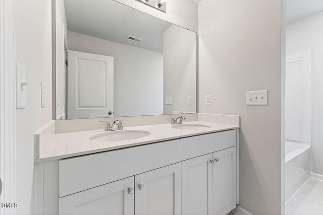 453 Hallingsfield Way, Zebulon, NC 27597