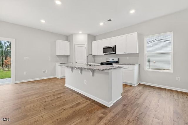 453 Hallingsfield Way, Zebulon, NC 27597