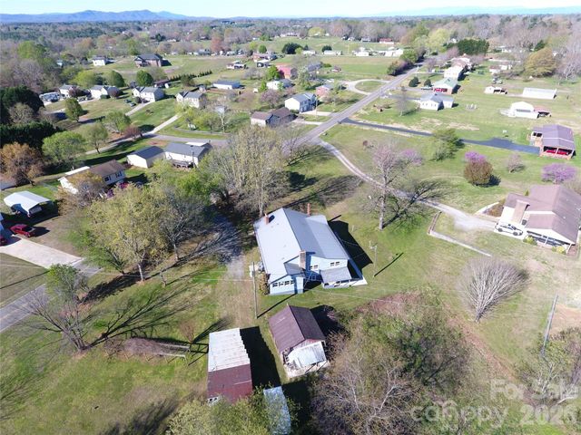 4543 Horseshoe Bend Road, Hudson, NC 28638