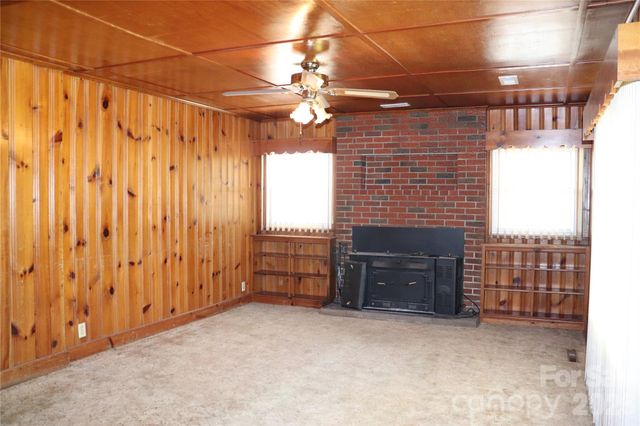 4543 Horseshoe Bend Road, Hudson, NC 28638