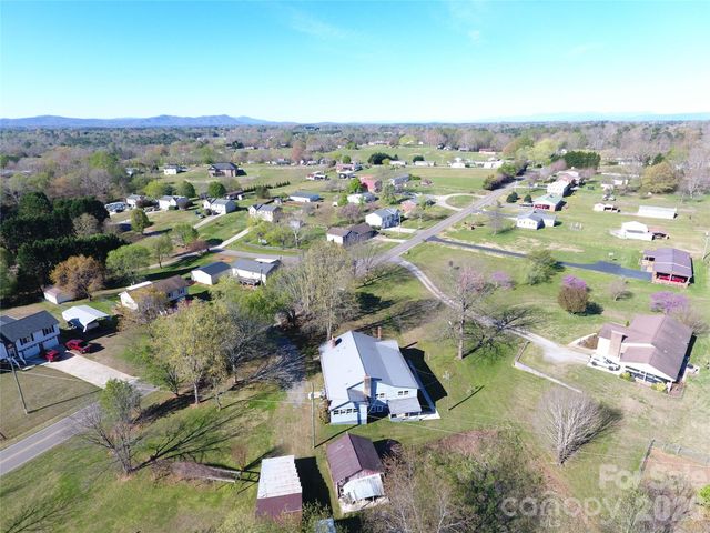 4543 Horseshoe Bend Road, Hudson, NC 28638