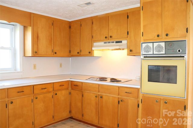 4543 Horseshoe Bend Road, Hudson, NC 28638