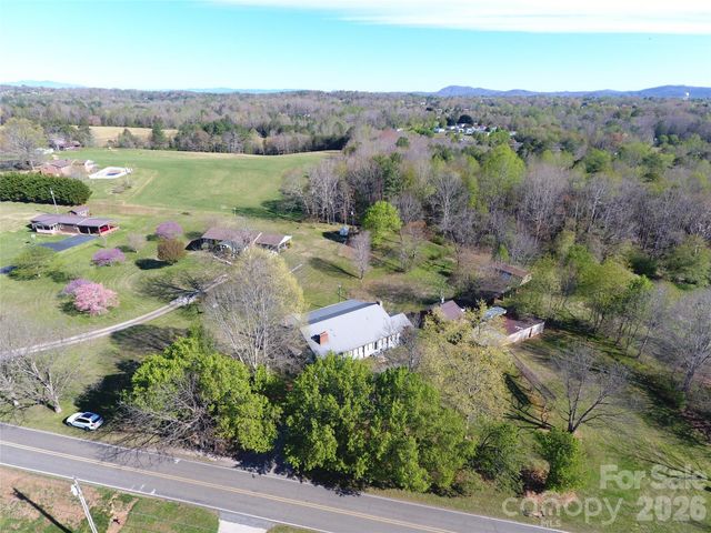 4543 Horseshoe Bend Road, Hudson, NC 28638