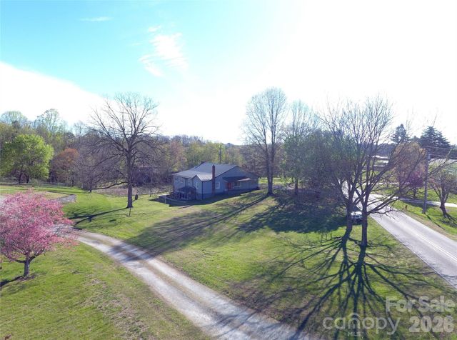 4543 Horseshoe Bend Road, Hudson, NC 28638