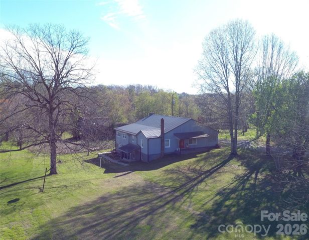 4543 Horseshoe Bend Road, Hudson, NC 28638