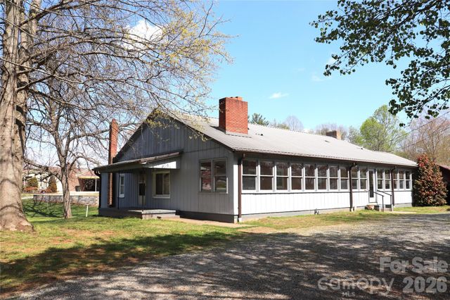 4543 Horseshoe Bend Road, Hudson, NC 28638