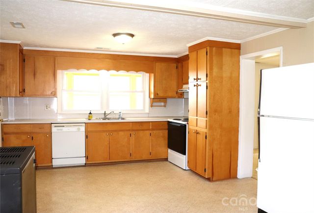 4543 Horseshoe Bend Road, Hudson, NC 28638