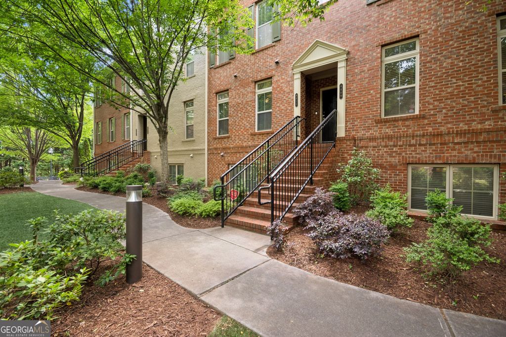 6409 Paulson Place, Sandy Springs, GA 30328