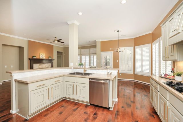 26 Dove Trace Circle, The Woodlands, TX 77382