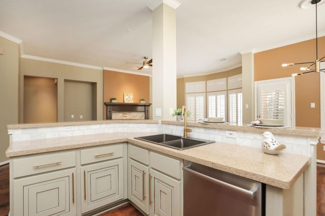 26 Dove Trace Circle, The Woodlands, TX 77382