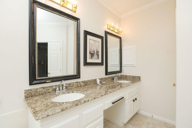 26 Dove Trace Circle, The Woodlands, TX 77382