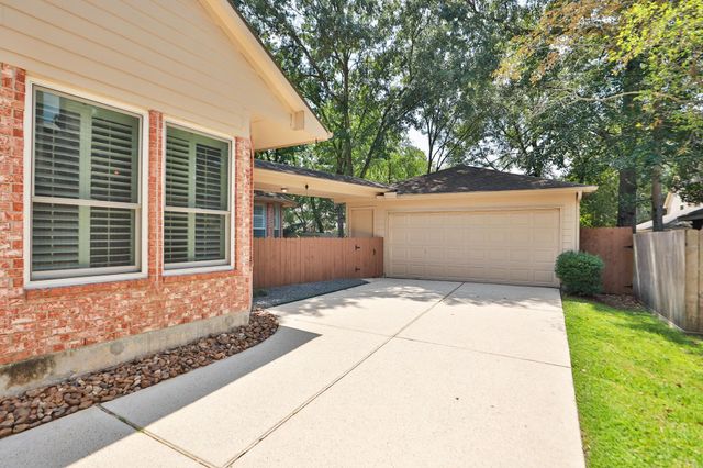26 Dove Trace Circle, The Woodlands, TX 77382
