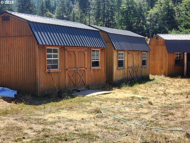 920 BUCK CREEK Rd, Drain, OR 97435