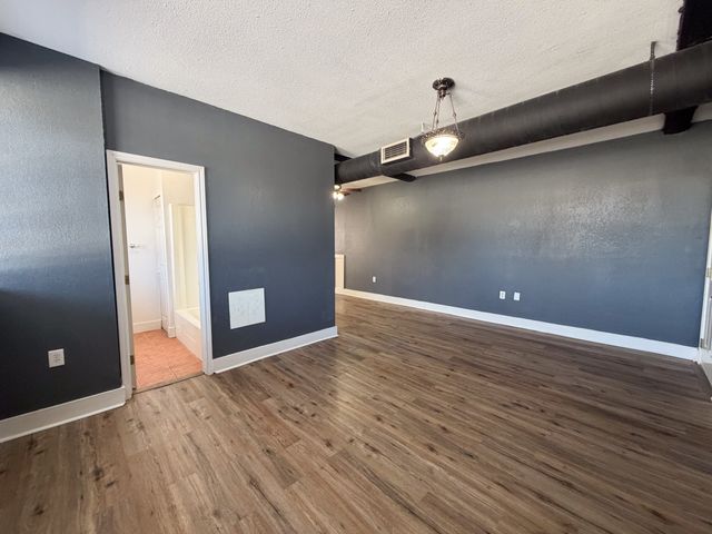 1300 W Main Street 202, Waxahachie, TX 75165