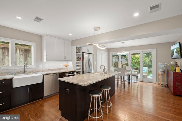 2809 BATTERY PL NW, Washington, DC 20016