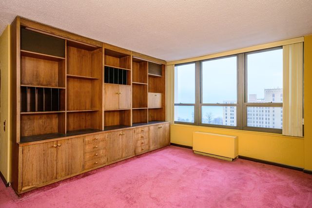 5471 S Hyde Park Boulevard 16AB, Chicago, IL 60615