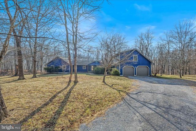 272 TONOLOWAY POINT CIR, Great Cacapon, WV 25422