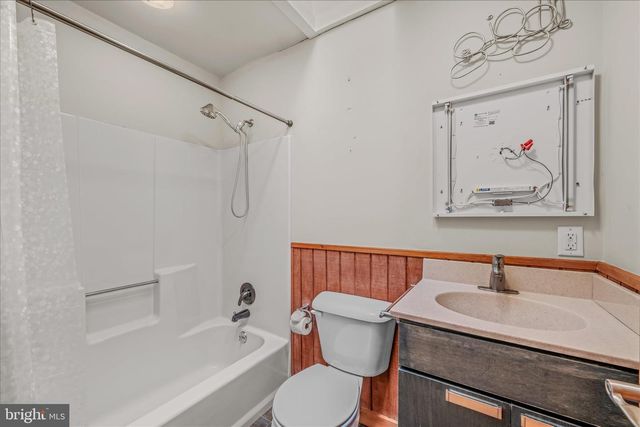 272 TONOLOWAY POINT CIR, Great Cacapon, WV 25422