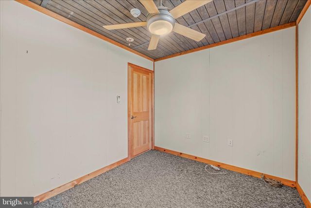 272 TONOLOWAY POINT CIR, Great Cacapon, WV 25422