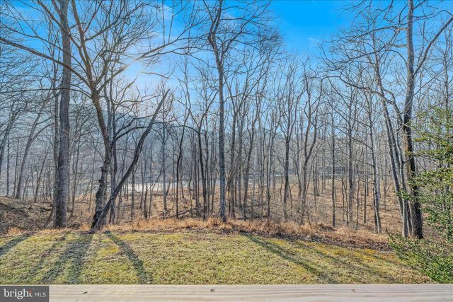 272 TONOLOWAY POINT CIR, Great Cacapon, WV 25422