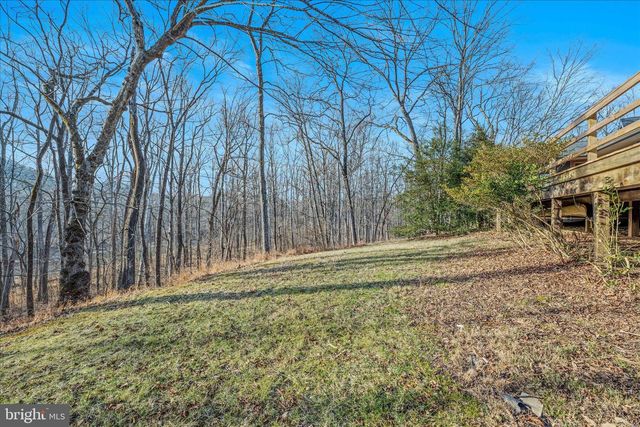 272 TONOLOWAY POINT CIR, Great Cacapon, WV 25422