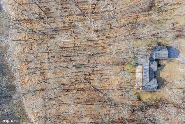 272 TONOLOWAY POINT CIR, Great Cacapon, WV 25422